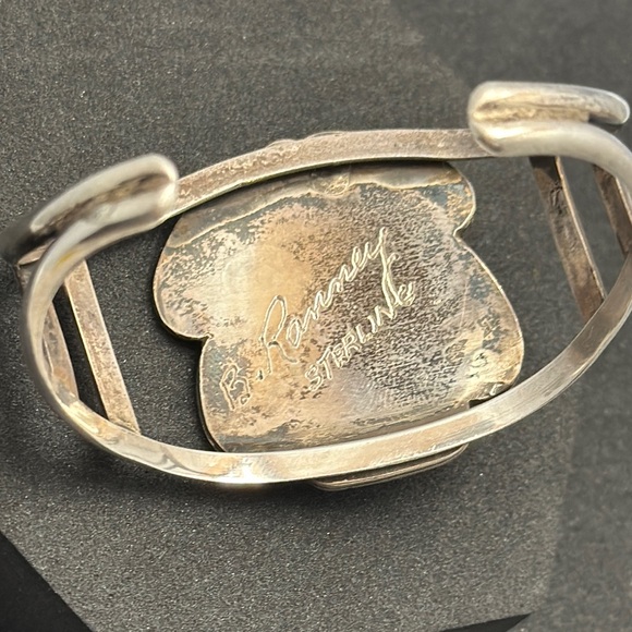 Old Pawn Signed Native American Sterling Silver and High Grade Moss Agate Cuff - Picture 4 of 6